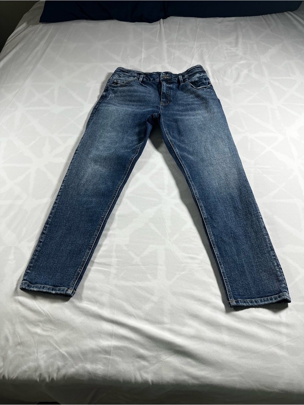 Kancan Women’s Blue Jeans 11/29 Style KC8671M Cut # 39318 Distressed
